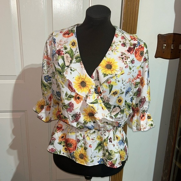 Philosophy Tops - Philosophy Ruffle Sunflower Floral Short Sleeve Top Size Medium